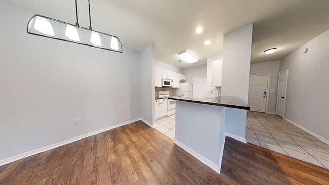 Building Photo - Condos at Mill Creek