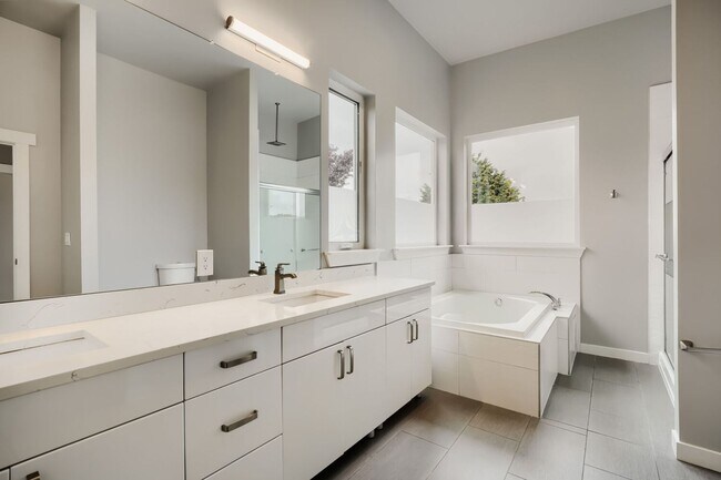 Building Photo - 4736 25th Ave SW