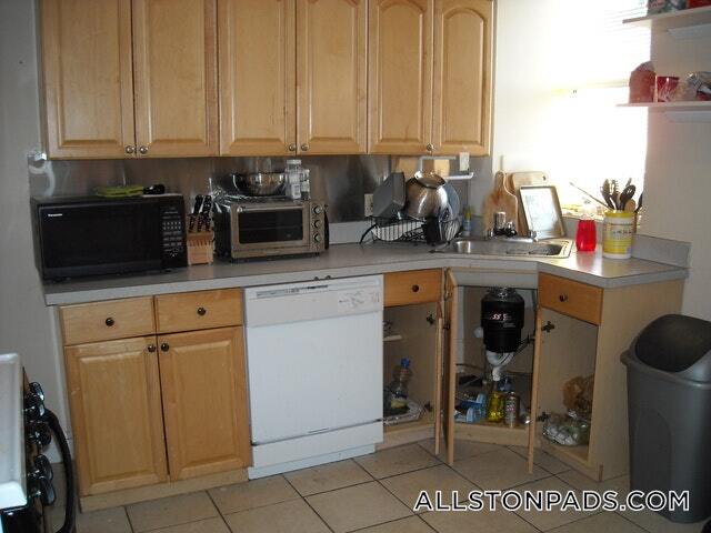 Building Photo - 17 Highgate St