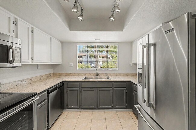 Building Photo - 6885 E Cochise Rd