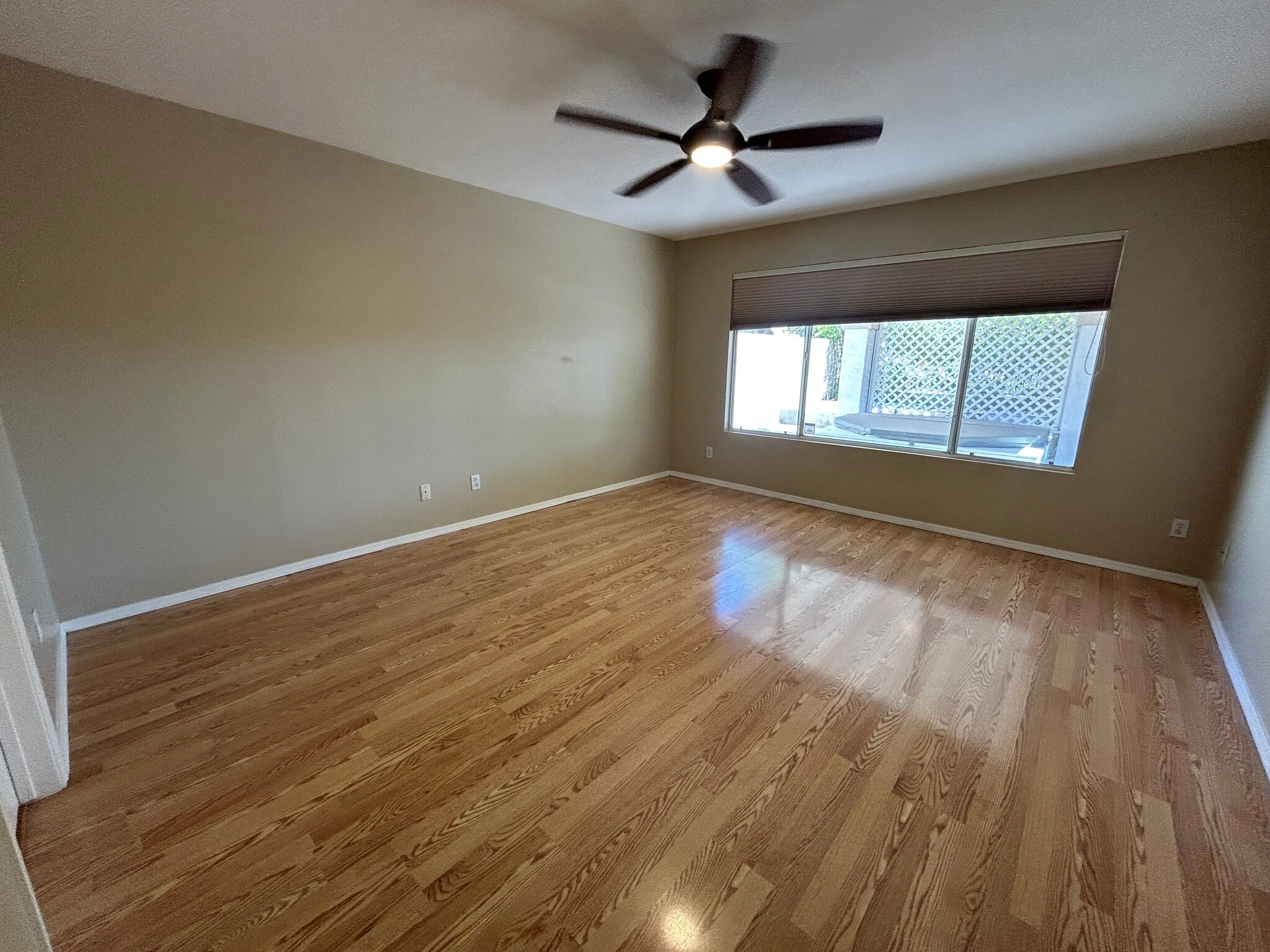 Building Photo - 7709 W Wahalla Ln