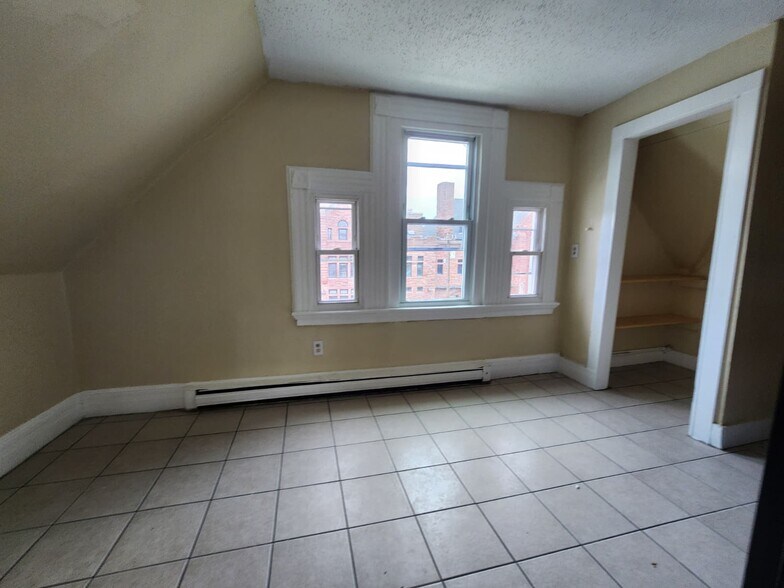 Building Photo - 170 Sherman Ave