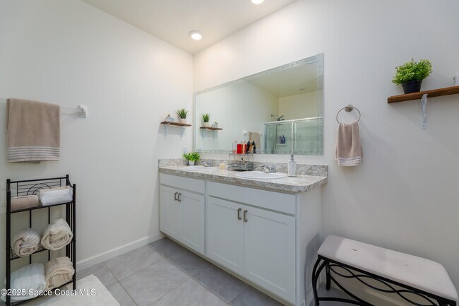 Building Photo - 843 Remington Green Dr SE