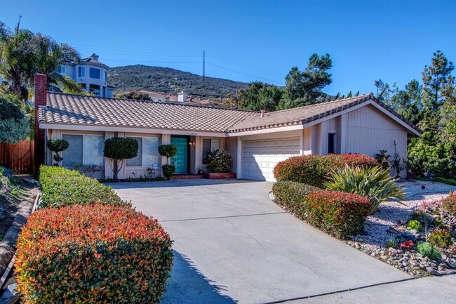 Building Photo - Beautiful 4B/2BA Home in Rancho Bernardo for Lease!