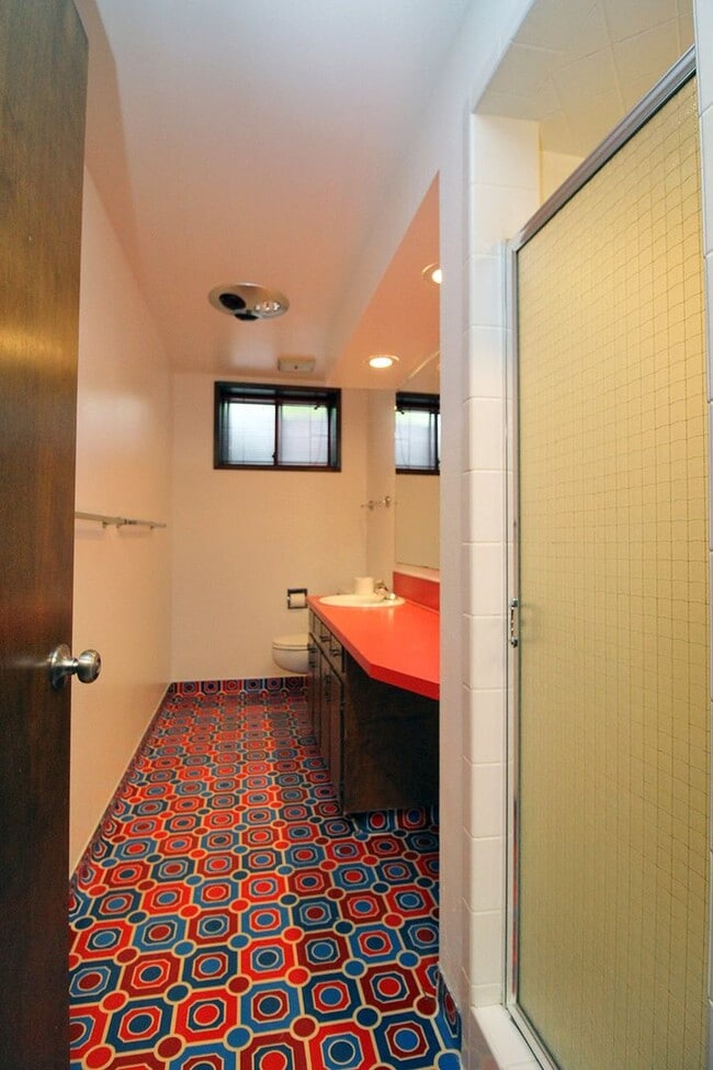 Building Photo - 2727 SE 58th Ave