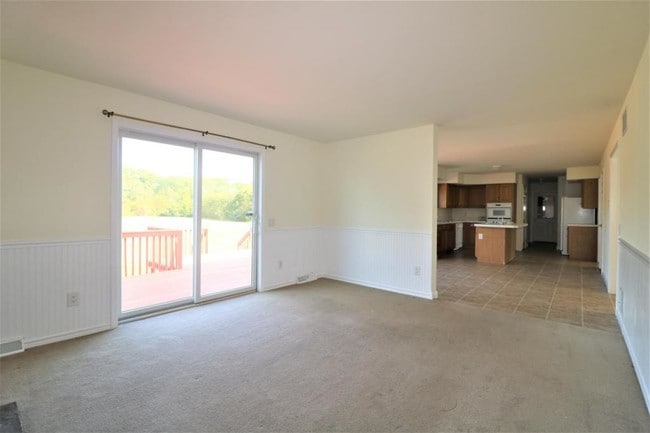 Building Photo - 412 Pauline Dr