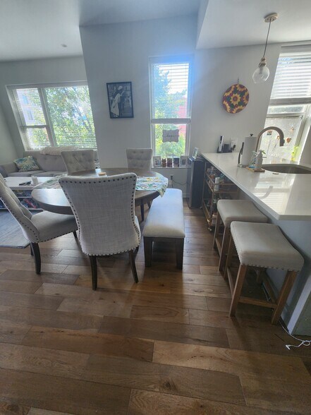 Building Photo - 1500 N American St