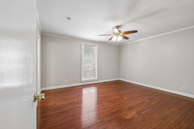 Building Photo - 326 Draper Cir
