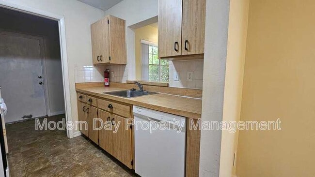 Building Photo - 5149 Higate Rd