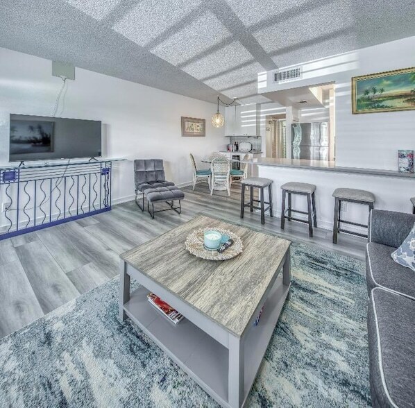 Building Photo - 2565 S Ocean Blvd