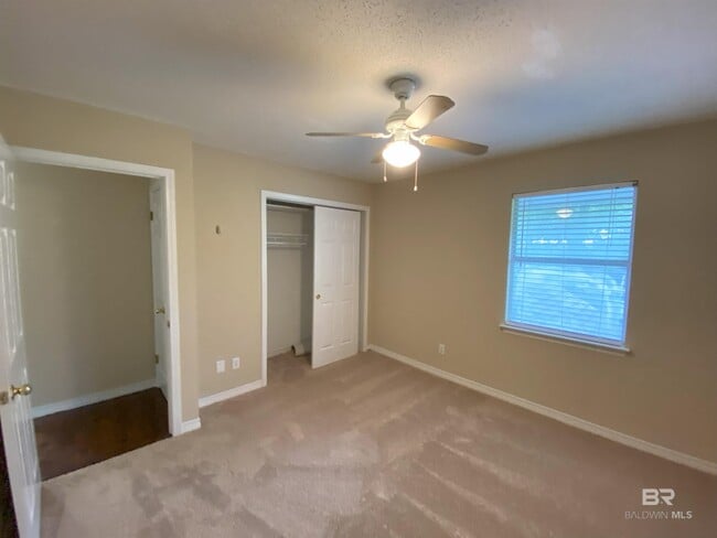 Building Photo - 128 Worchester Dr