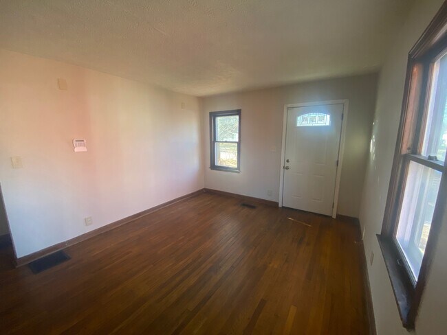 Building Photo - 2426 Joyce Ave