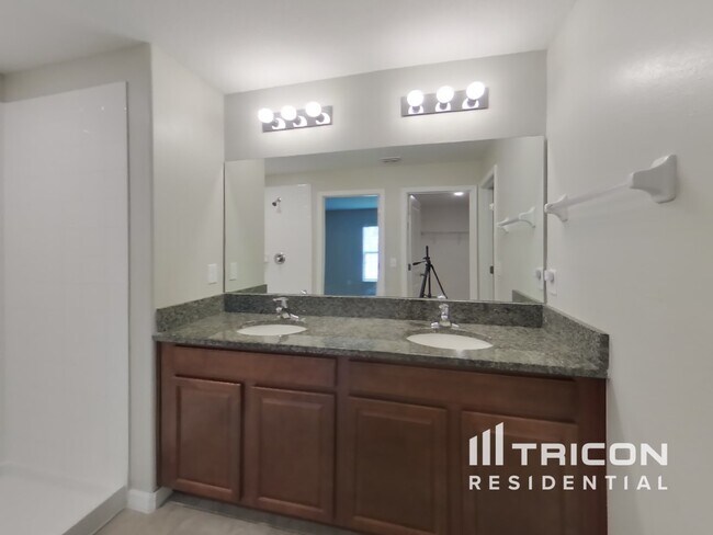Building Photo - 10242 Strawberry Tetra Dr