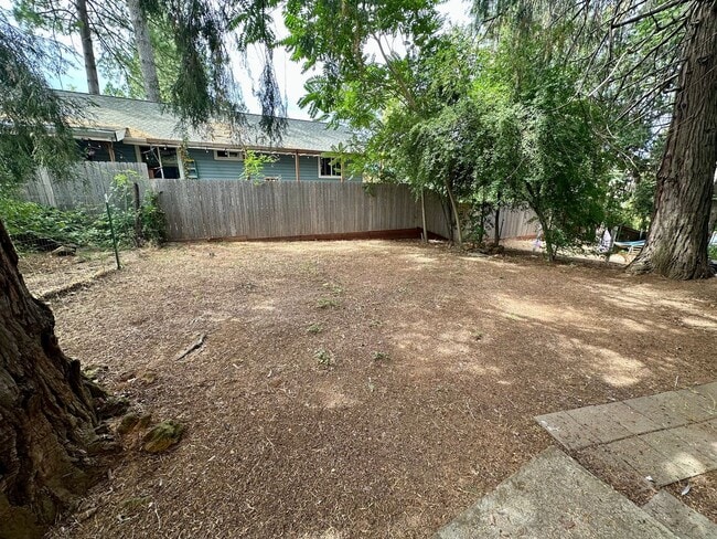 Building Photo - charming 1-bedroom, 1-bathroom home locate...