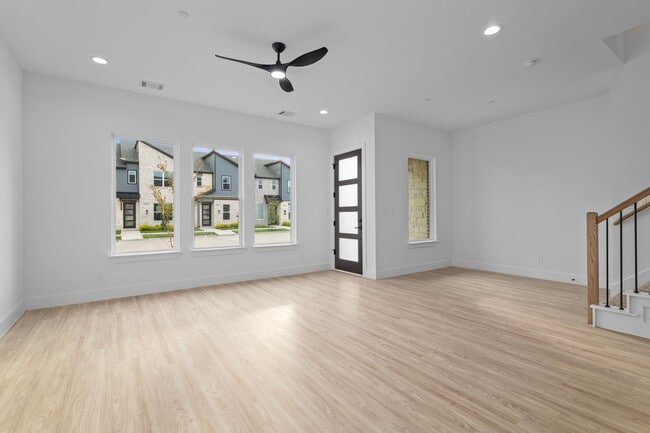 Building Photo - 8926 Lowell St