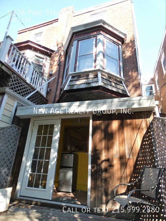 Building Photo - 4238 Pine St