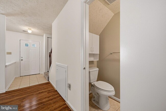 Building Photo - 16 Meadowside Ct