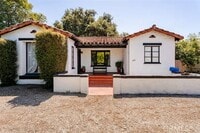 Building Photo - 1574 N Orange Grove Ave