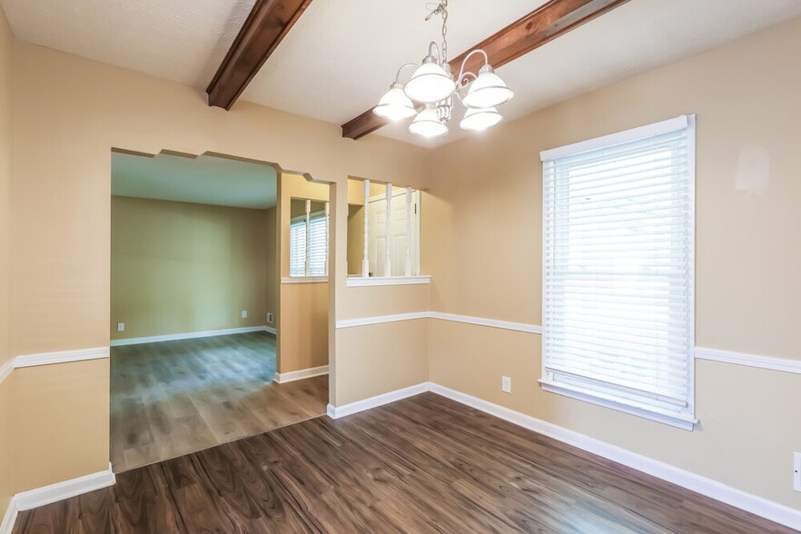 Building Photo - 8612 Sardis Way