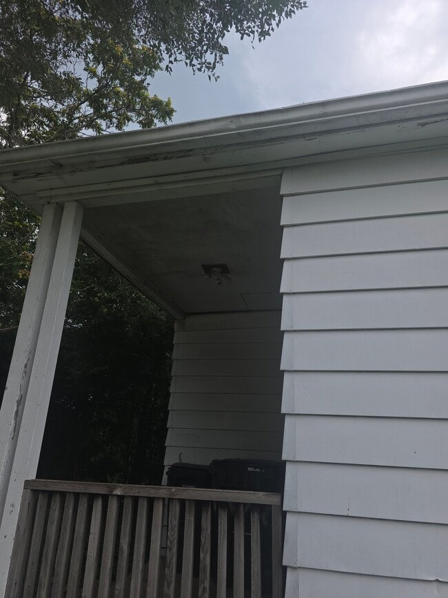 Building Photo - 1021 Maple St