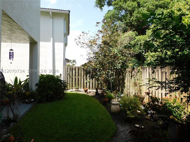 Building Photo - 14271 SW 150th Ave