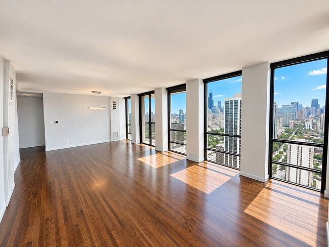 Building Photo - 1660 N La Salle Dr