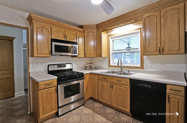 Building Photo - 455 Morgan Ln