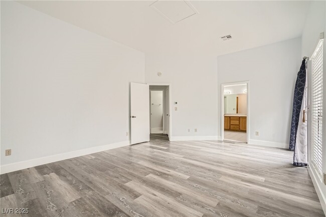 Building Photo - 4844 Maryvale Dr