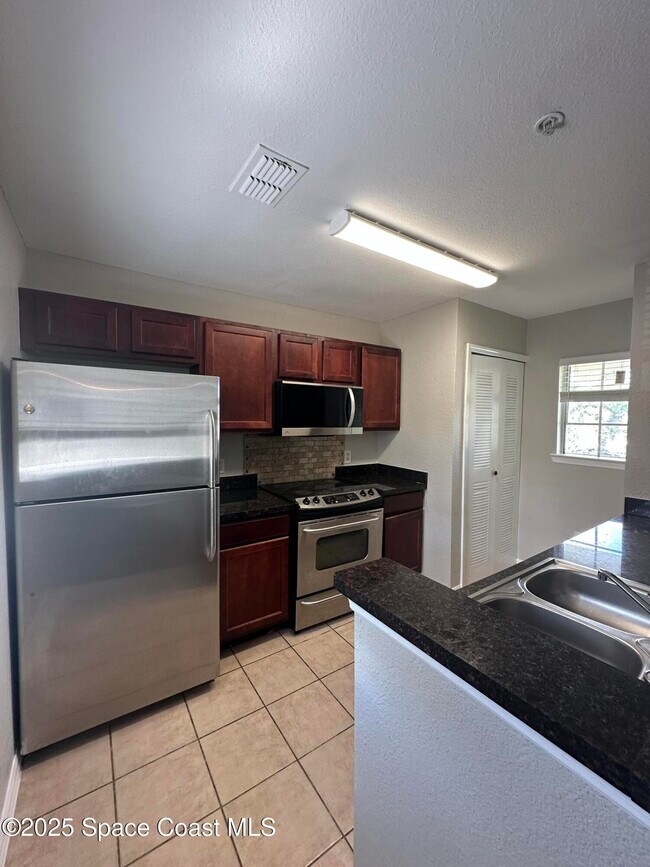 Building Photo - 3511 D'Avinci Way