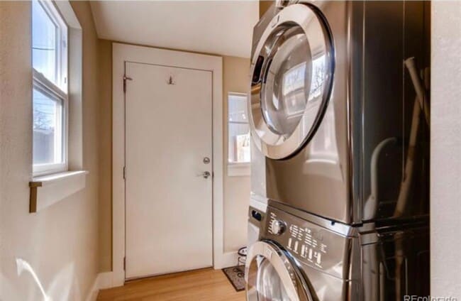Building Photo - Updated 2-bedroom, 1-bath townhouse in the...