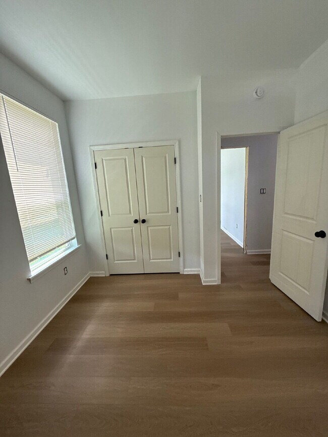 Building Photo - Fully Renovated Spacious 3BR in South Memphis – Section 8 Welcome