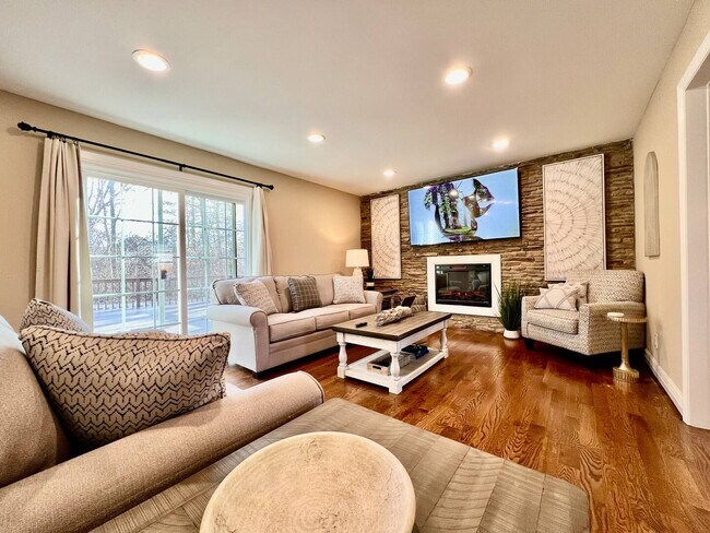 Building Photo - Executive home in West Chester Game Room H...