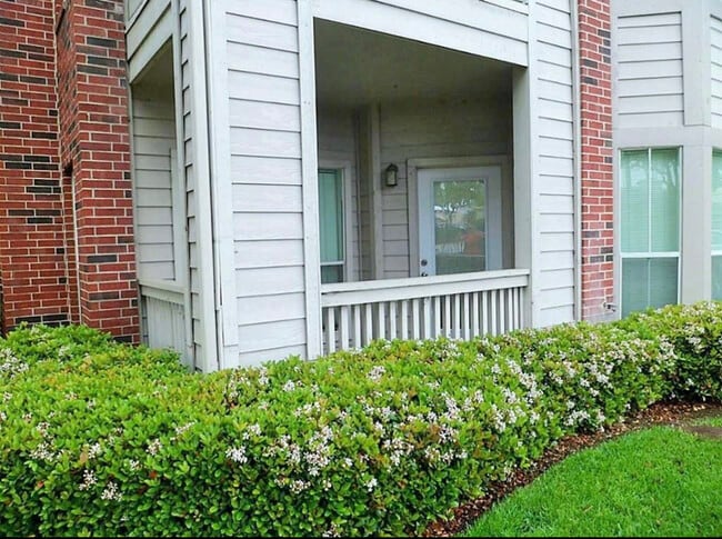 Building Photo - 1330 Old Spanish Trl