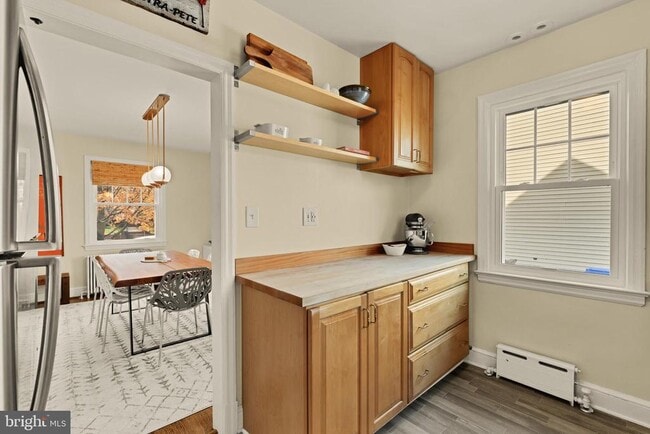 Building Photo - 6403 40th Ave