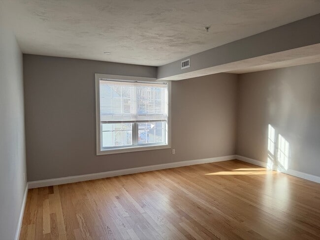 Building Photo - 46 Church St