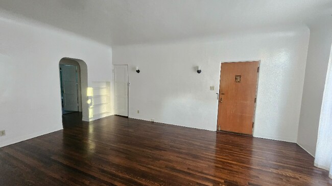 Building Photo - 1425 Echo Park Ave
