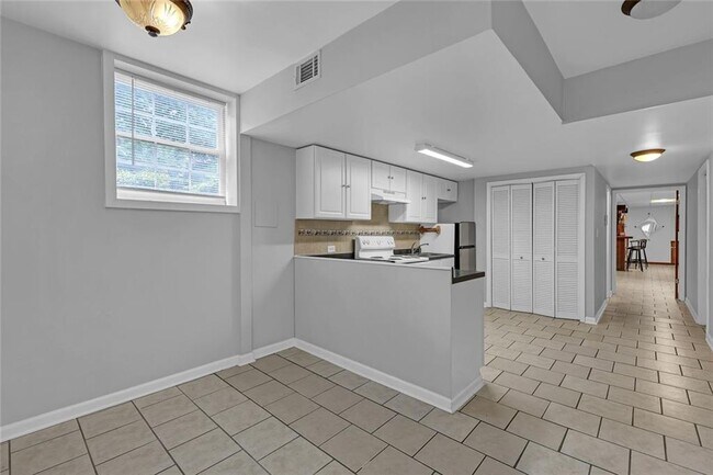 Building Photo - 569 Garner Way NW