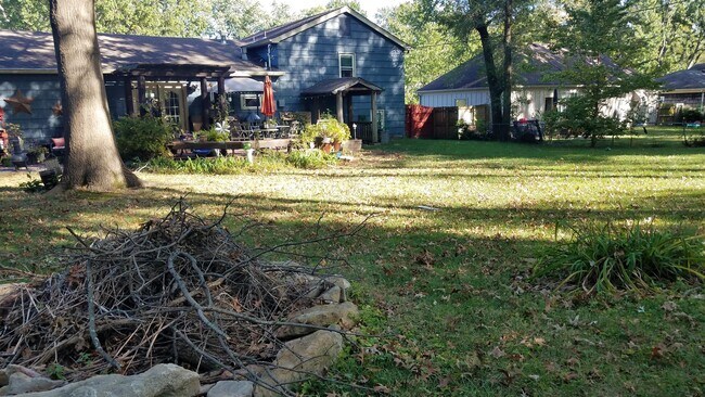 Building Photo - 9714 England Dr