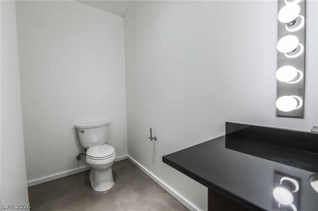 Building Photo - 900 S Las Vegas Blvd