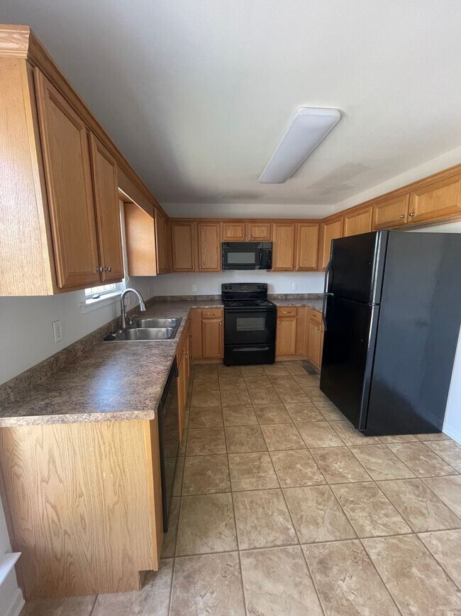 Building Photo - 3 Bedroom + 2 Bath Home for Rent in Soddy ...
