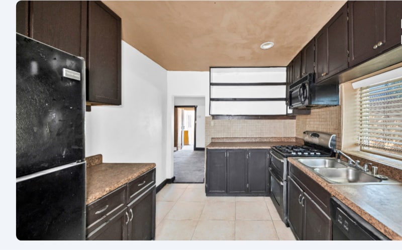 Building Photo - 82481 Valencia Ave