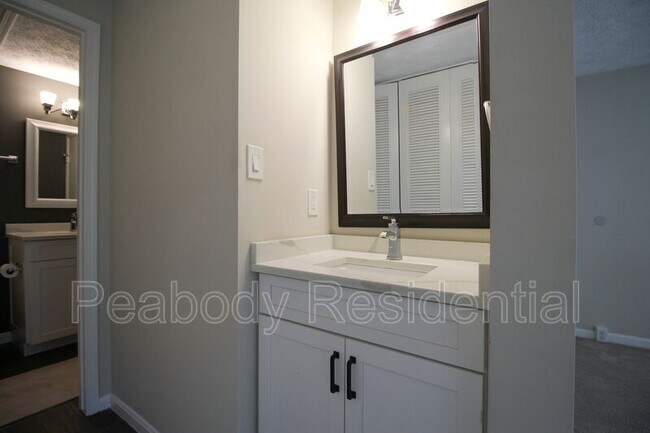 Building Photo - 11916 Fieldthorn Ct
