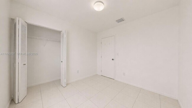 Building Photo - 15305 SW 104th Ave