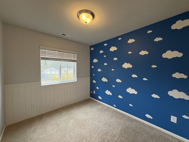 Building Photo - 325 Watercress St