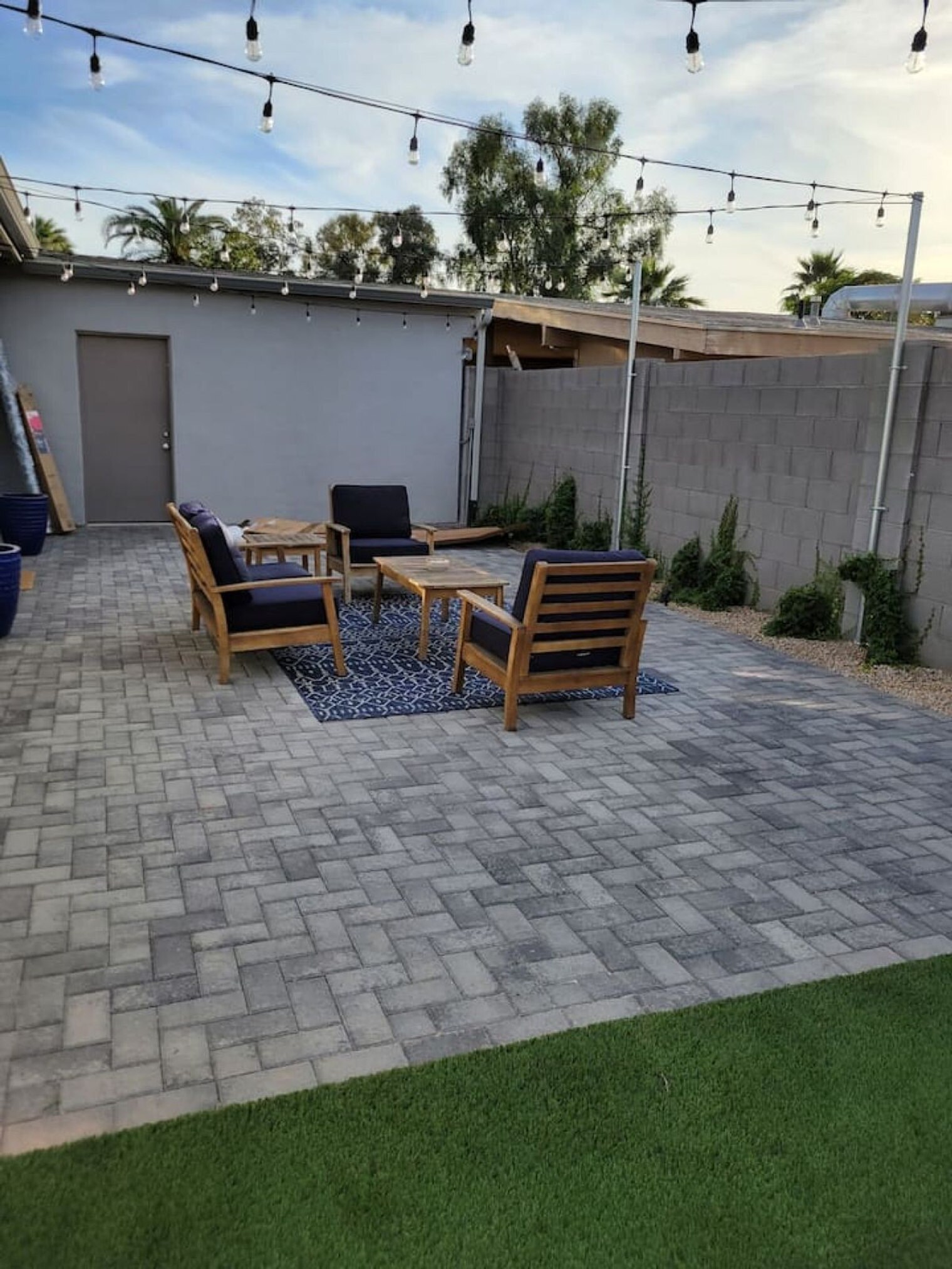 Building Photo - 1510 E Whitton Ave