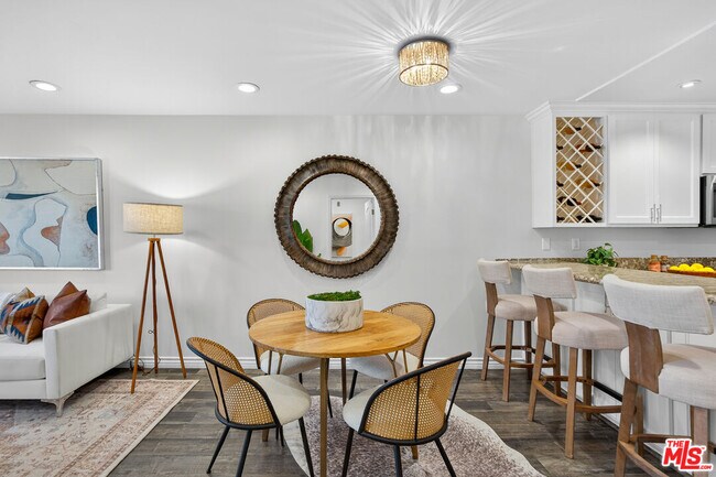 Building Photo - 1125 Pico Blvd