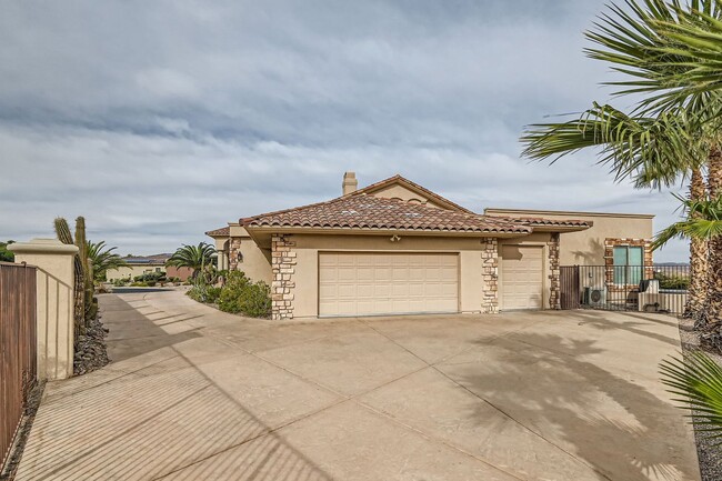 Building Photo - Beautiful single story Lake Las Vegas home...