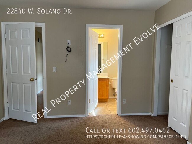 Building Photo - Move in Special