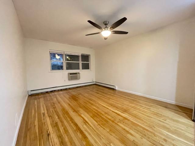 Building Photo - 1927 Wallace Ave