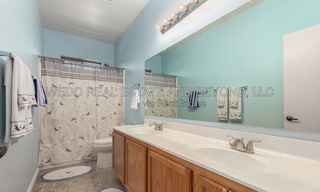 Building Photo - 2721 E Schiliro Cir